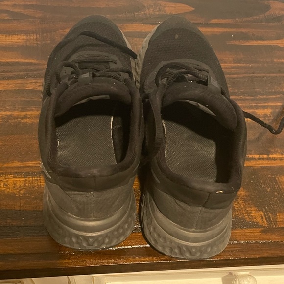 Nike Revolution 5 shoes - Picture 7 of 9